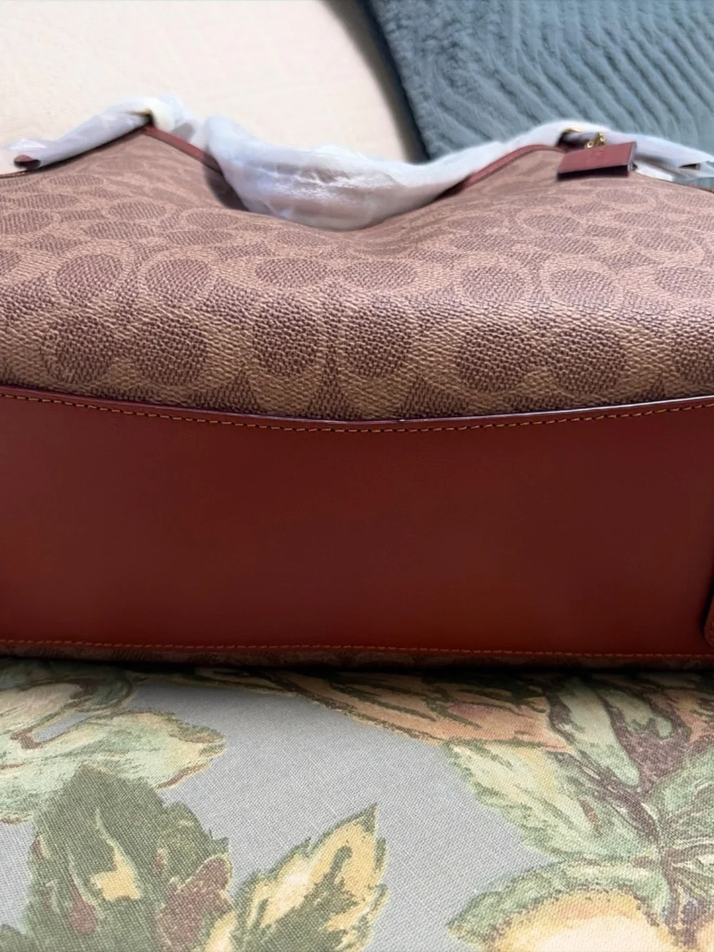 NWT Coach C4825: Lori Shoulder Bag